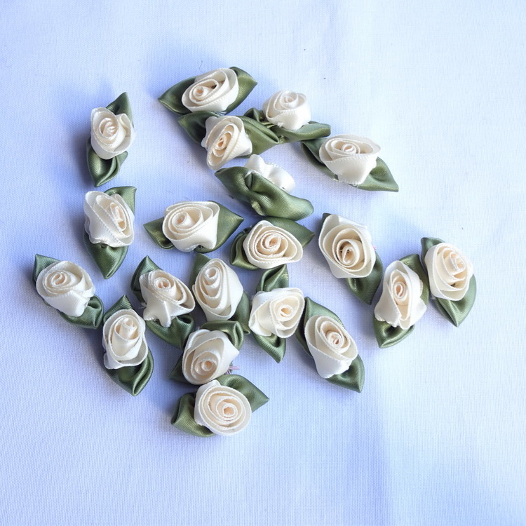 Large Cream Ribbon Roses - 30mm Across - 20 Per Pack