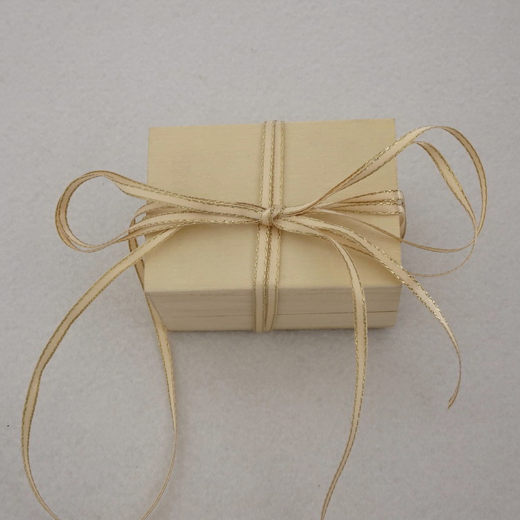 Berisfords Metallic Edge Satin Ribbon- Cream- 3mm/7mm/15mm/35mm