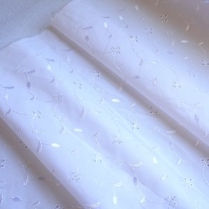 malbers-fabrics-broderie-anglais-ba10129