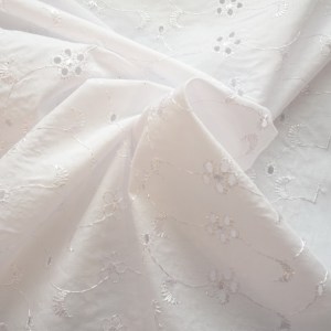 5 hole white broderie anglais