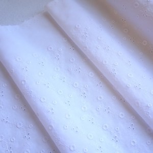 malbers-fabrics-broderie-anglais-ba50169